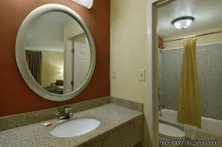 Red Roof Inn Virginia Beach-Norfolk Airport 2*,